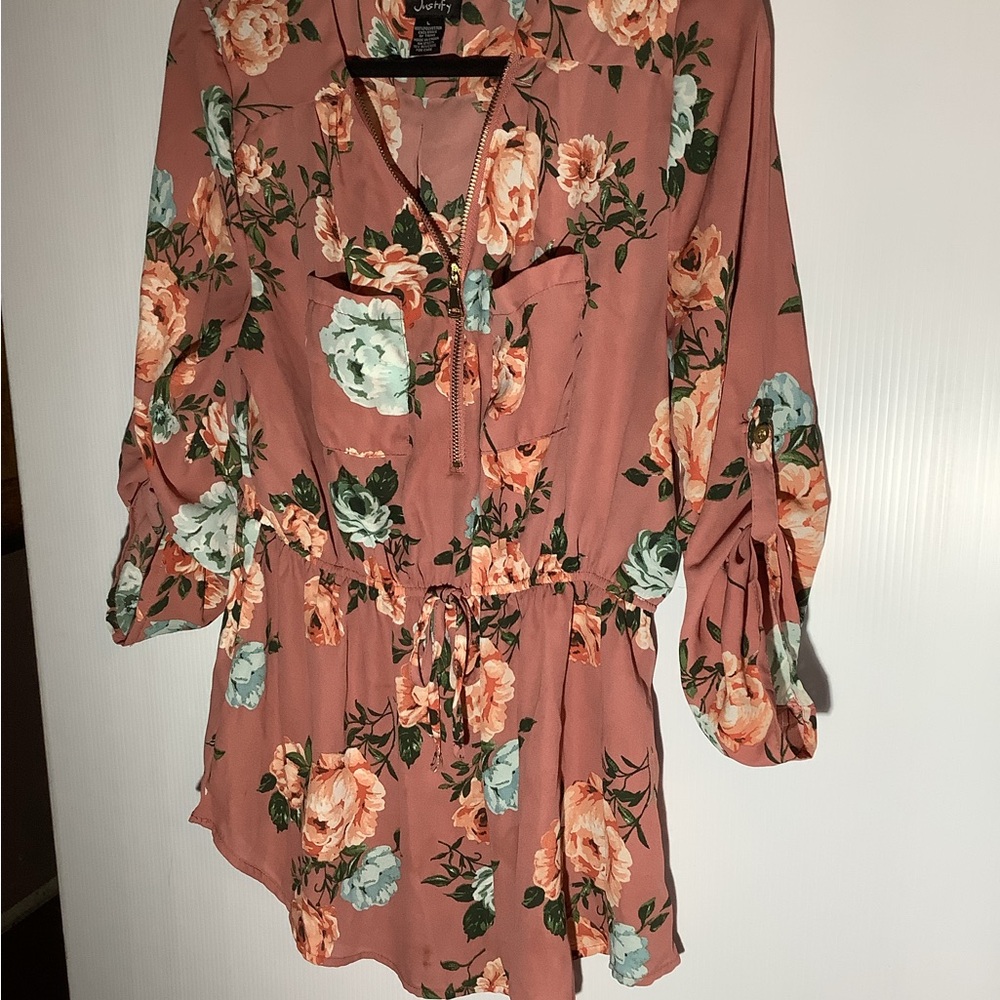 Floral Women's Top size medium